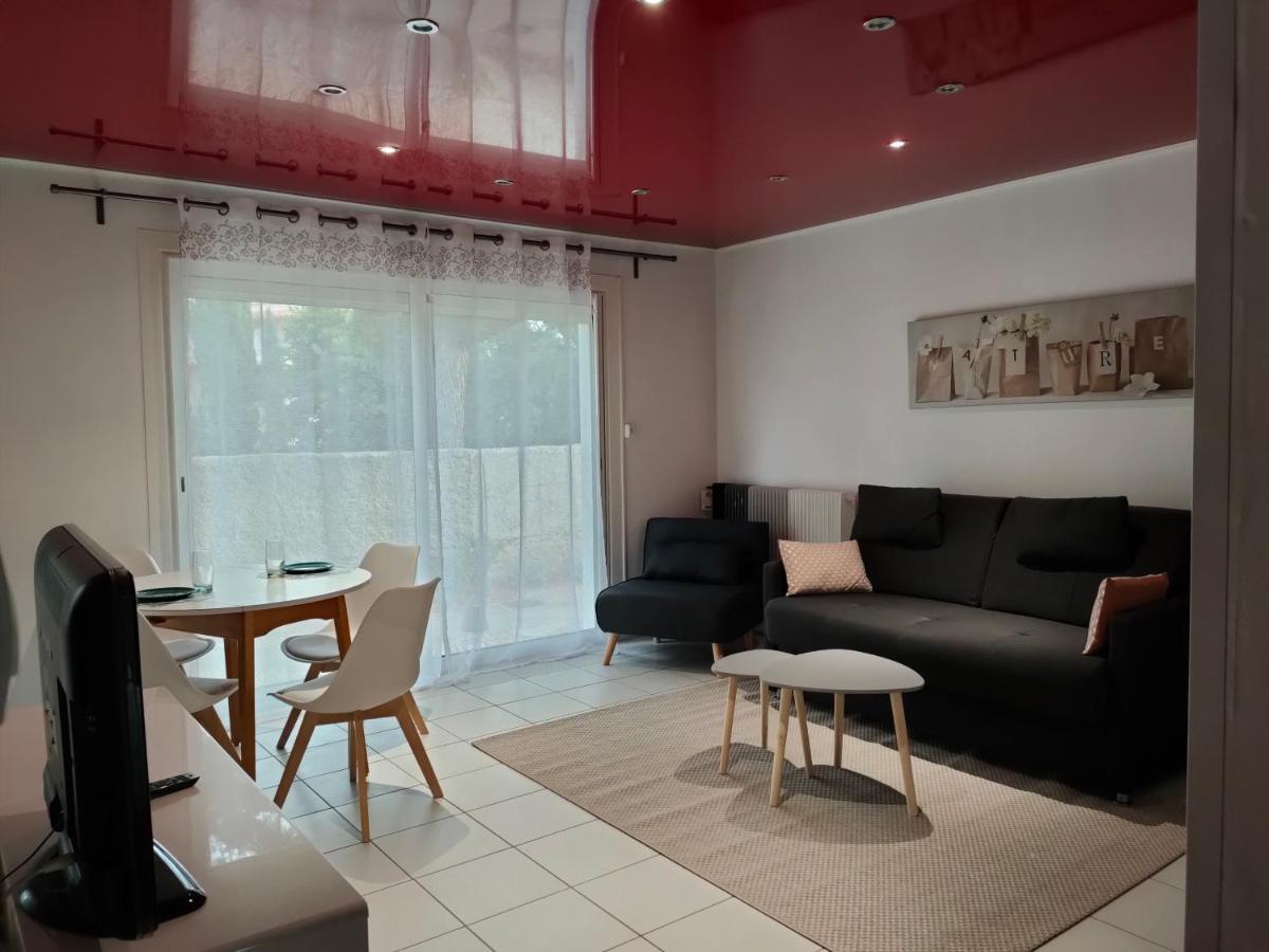 Apartment Joli Les Pieds Dans L Eau Avec Place De Parking Gratuite *